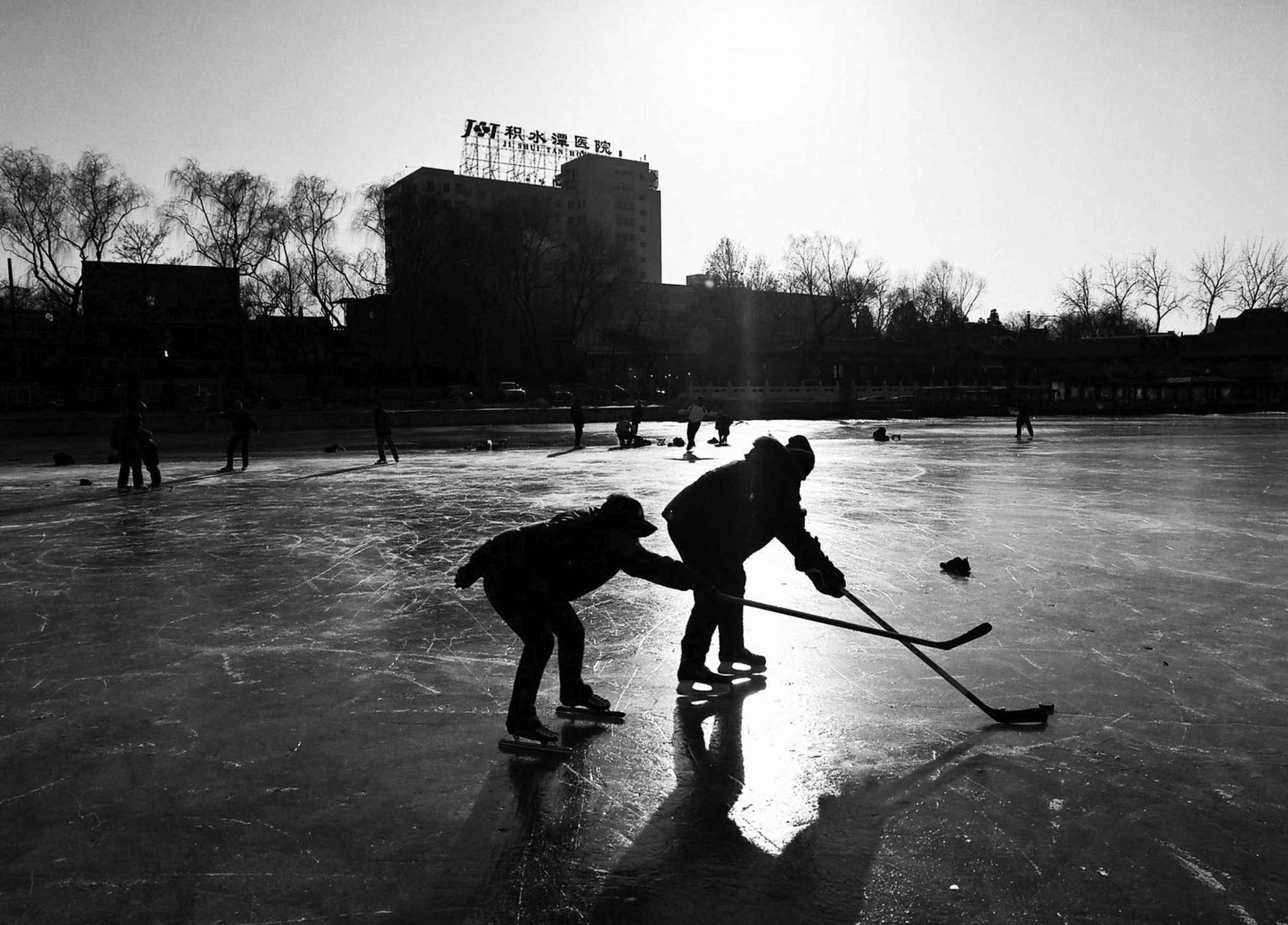 Ice skating in houhai
