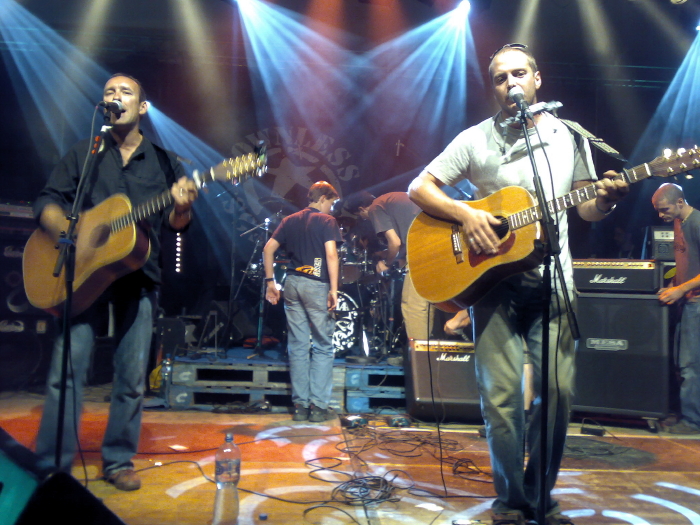 37 bouge ton QG 2007