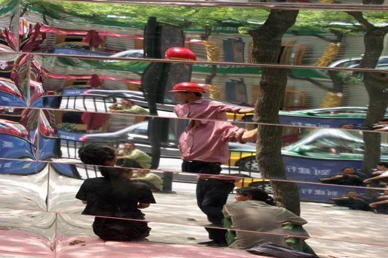 Sanlitun worker2