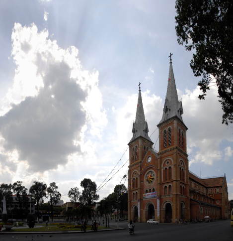 PDP4209 pano cathedral saigon